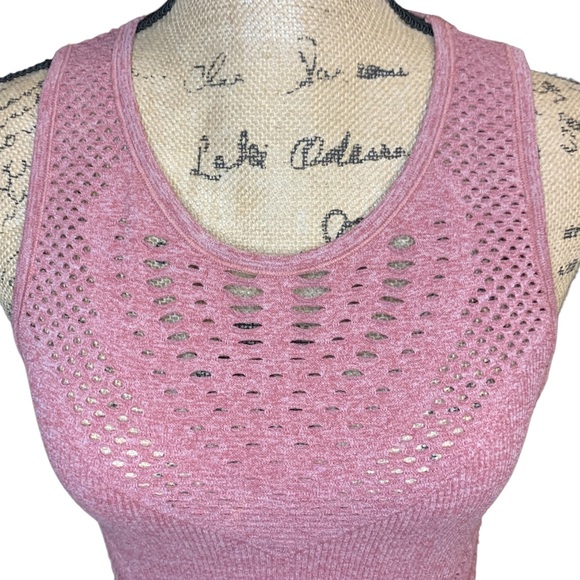 ALO Yoga Lark Women’s Pink Athletic Top - Picture 2 of 5